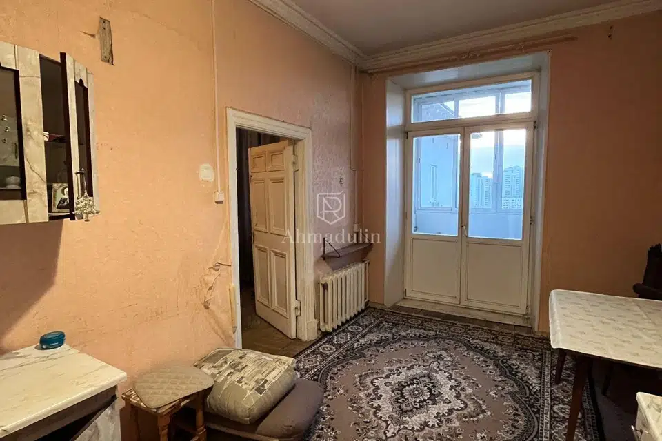 Продаётся 1-комнатная квартира, 70 м²