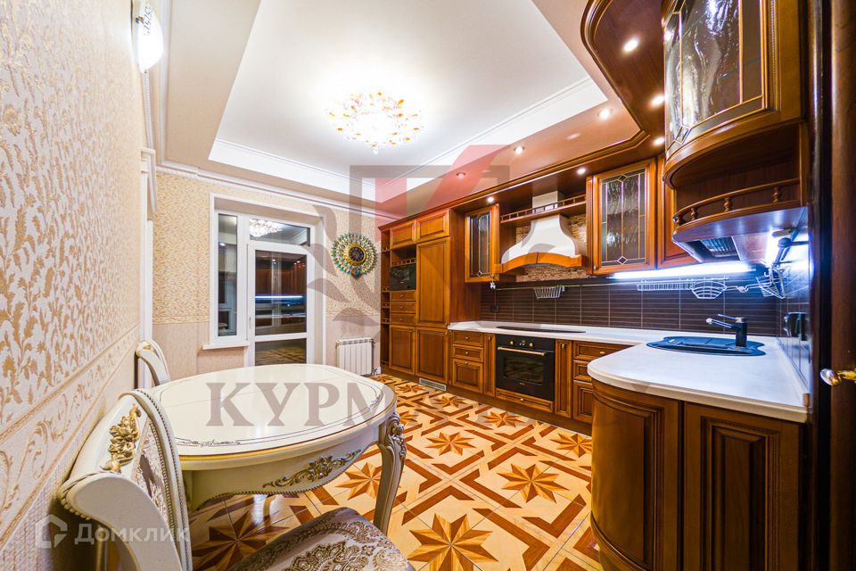 Сдаётся 3-комнатная квартира, 122 м²