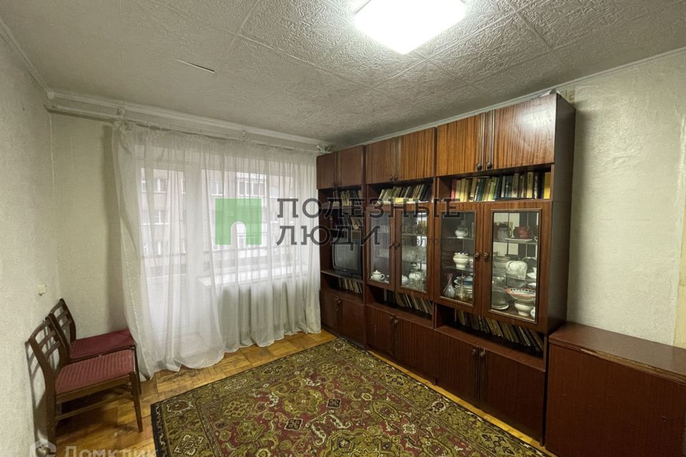Продаётся 3-комнатная квартира, 48.6 м²