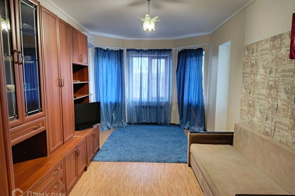 Продаётся 1-комнатная квартира, 49.2 м²