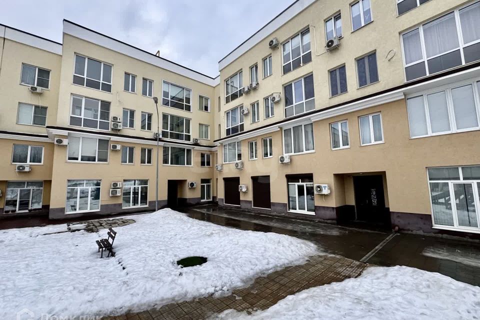 Продаётся 1-комнатная квартира, 66.2 м²
