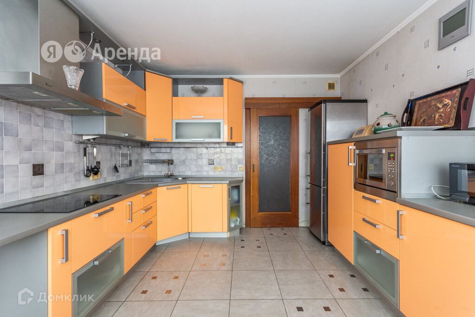 Сдаётся 2-комнатная квартира, 63 м²