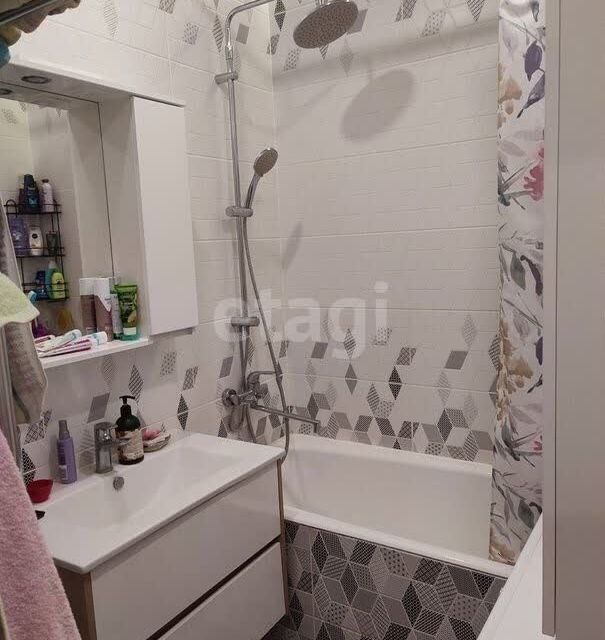 Продаётся 3-комнатная квартира, 70 м²