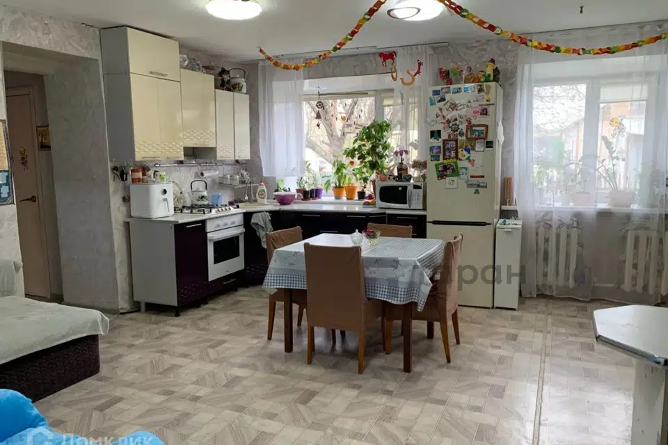 Продаётся 3-комнатная квартира, 101.1 м²