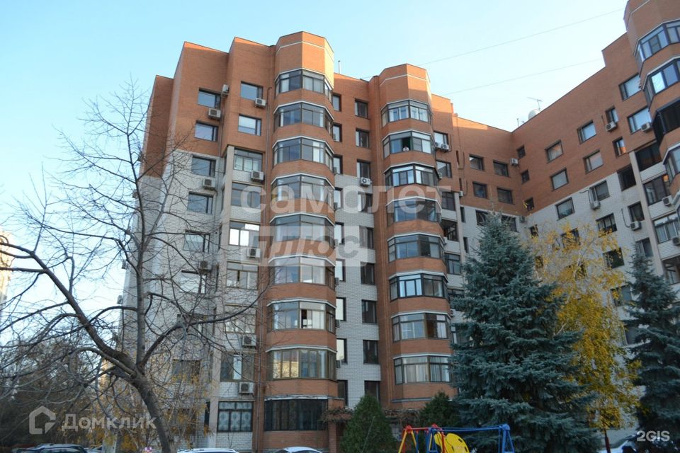 Продаётся 1-комнатная квартира, 75.7 м²