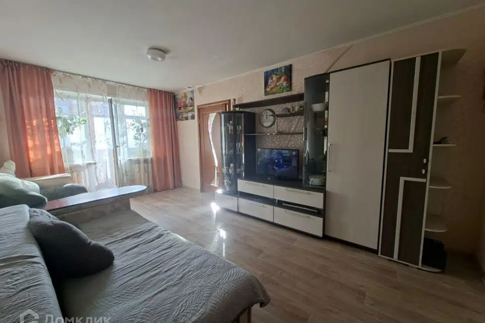 Продаётся 3-комнатная квартира, 56.3 м²