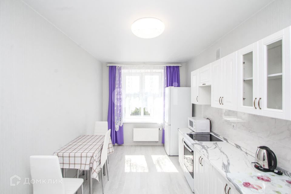 Продаётся 1-комнатная квартира, 43 м²