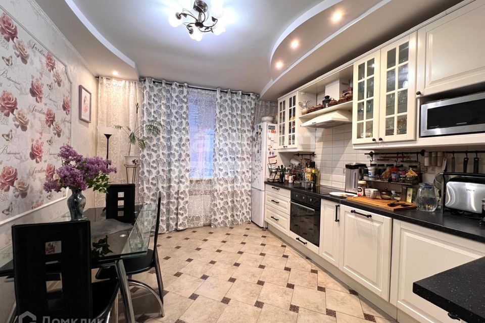 Продаётся 3-комнатная квартира, 100.3 м²