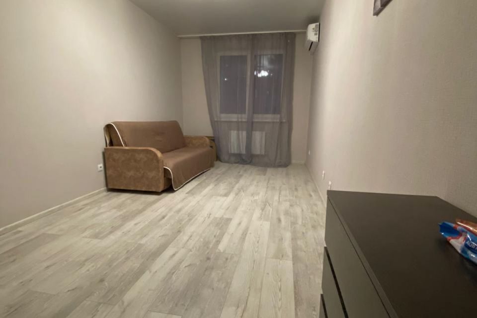 Продаётся 1-комнатная квартира, 37.8 м²