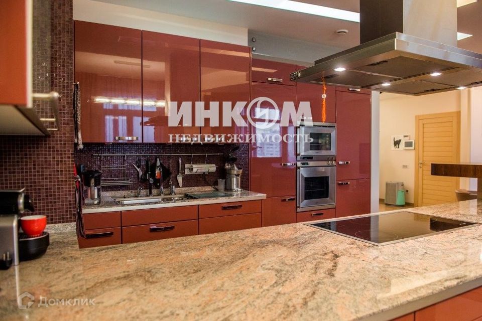 Сдаётся 4-комнатная квартира, 160 м²