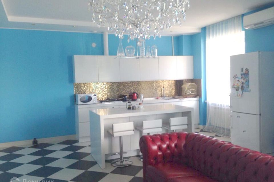Продаётся 3-комнатная квартира, 117.6 м²