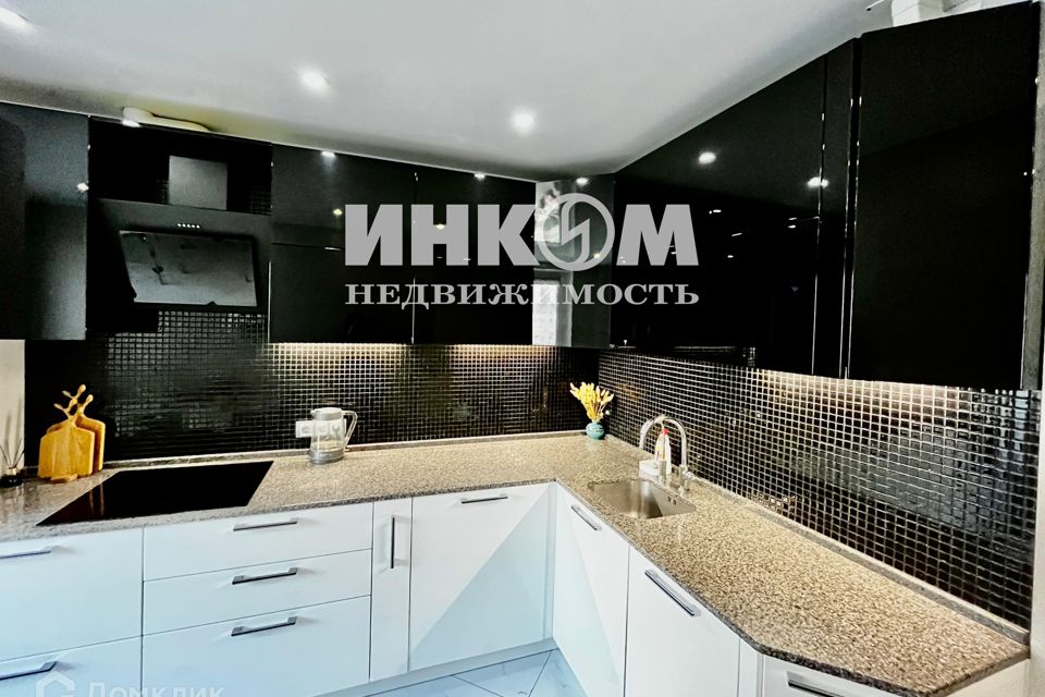 Продаётся 3-комнатная квартира, 71.8 м²