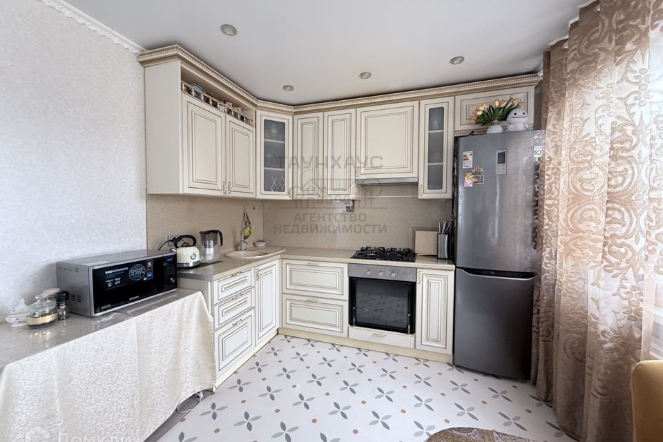 Продаётся 4-комнатная квартира, 70 м²