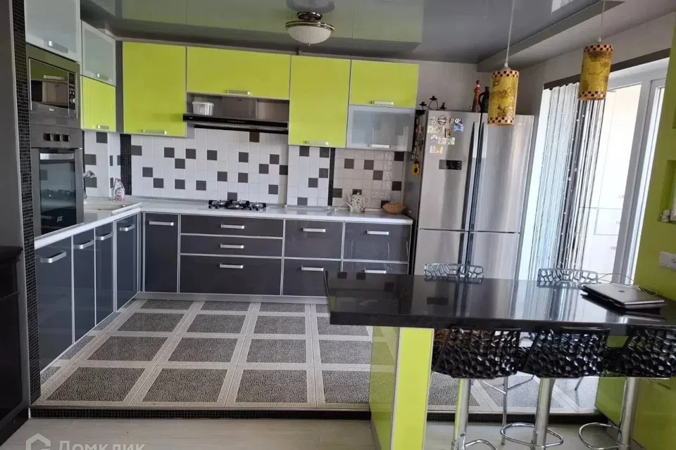 Продаётся 3-комнатная квартира, 87 м²