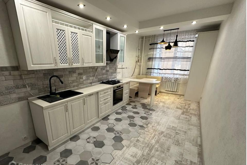 Продаётся 2-комнатная квартира, 70.4 м²