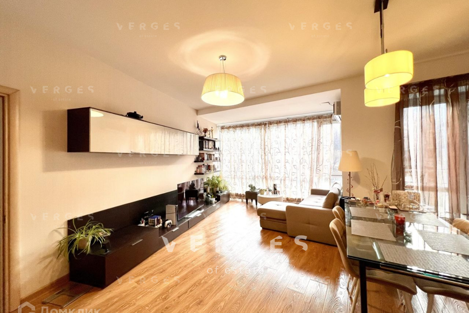 Продаётся 2-комнатная квартира, 77 м²