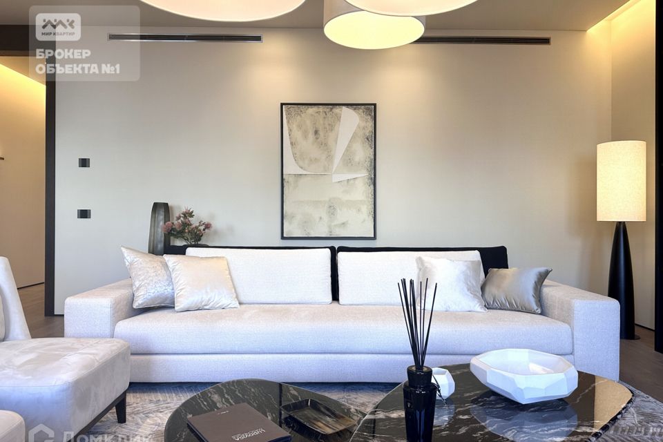 Продаётся 4-комнатная квартира, 175 м²