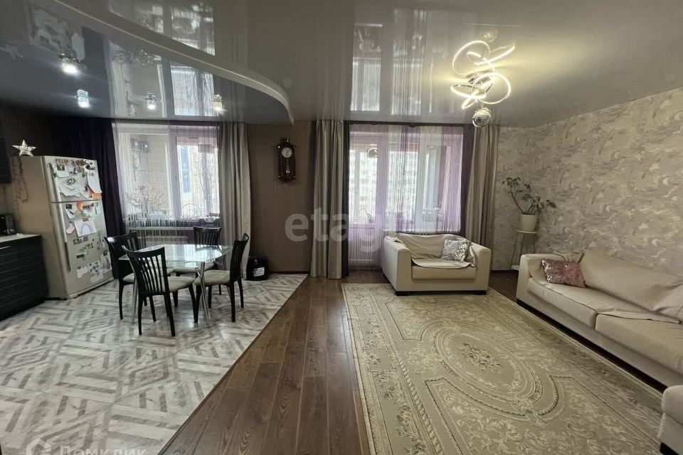 Продаётся 3-комнатная квартира, 109 м²