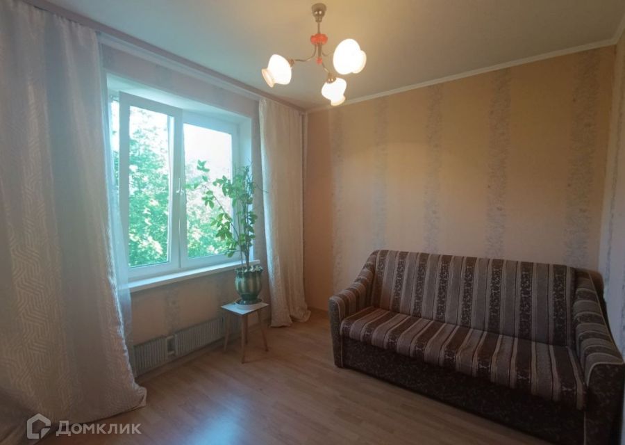 Продаётся 4-комнатная квартира, 62.3 м²