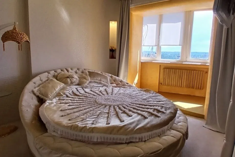 Сдаётся 2-комнатная квартира, 90 м²