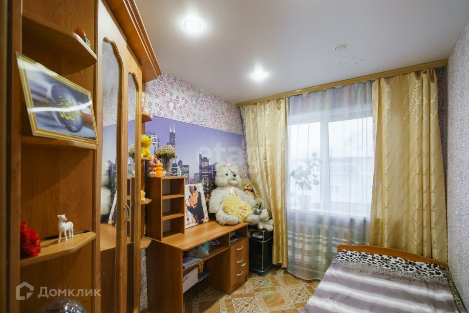 Продаётся 4-комнатная квартира, 58.4 м²