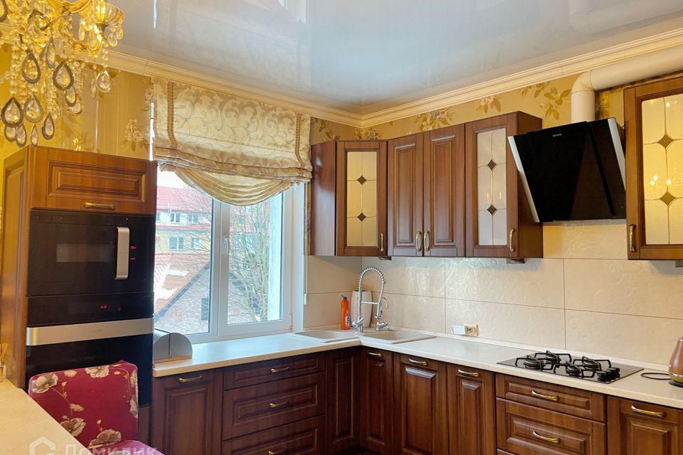 Продаётся 5-комнатная квартира, 170 м²