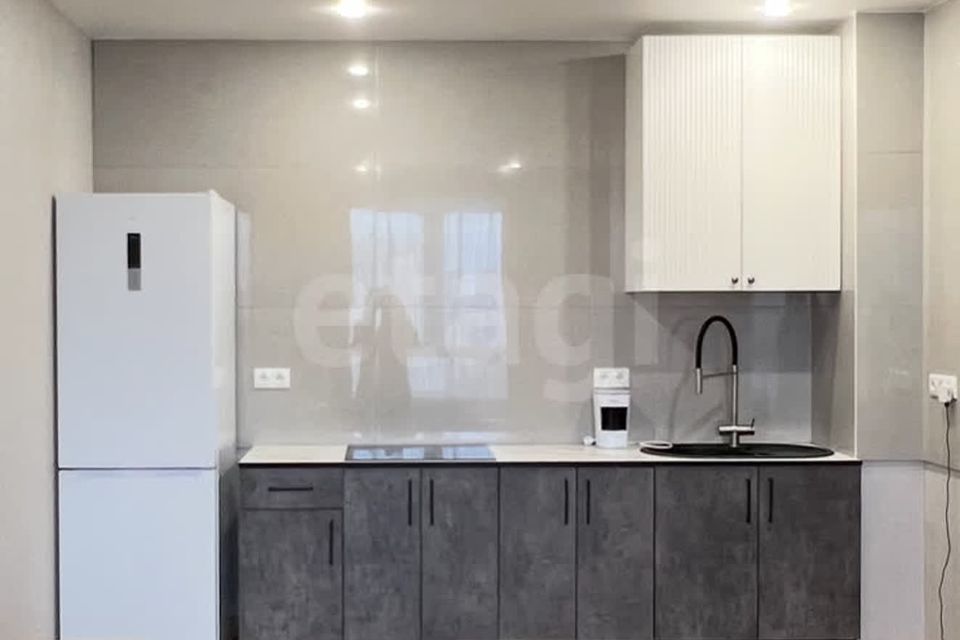 Продаётся 1-комнатная квартира, 70 м²