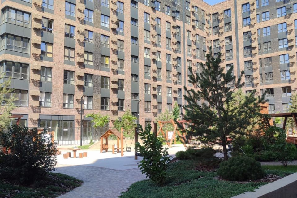 Продаётся 2-комнатная квартира, 68.2 м²