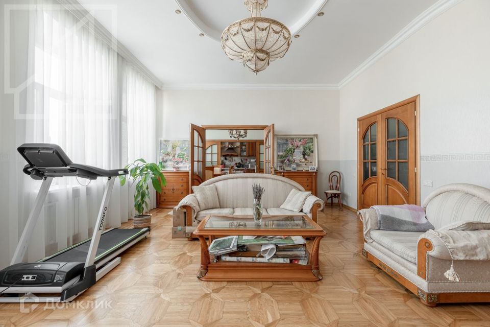 Сдаётся 4-комнатная квартира, 177 м²