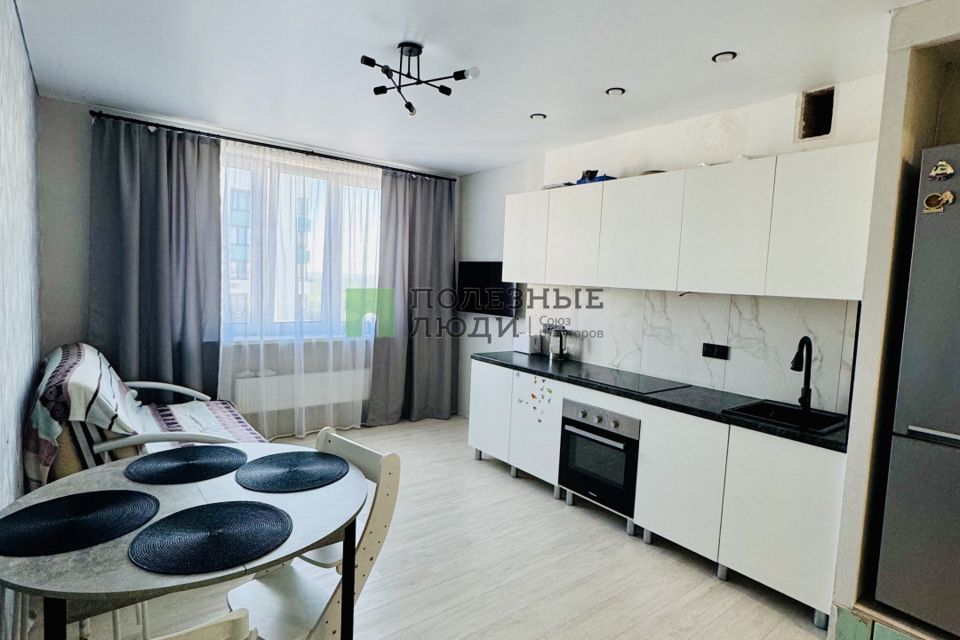Продаётся 3-комнатная квартира, 47.6 м²