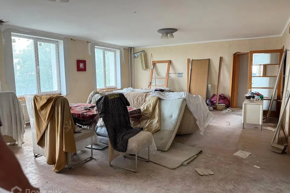 Продаётся 3-комнатная квартира, 153 м²