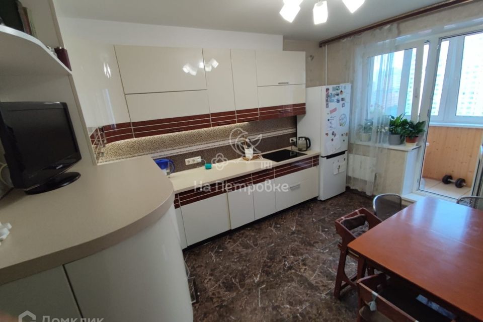 Продаётся 3-комнатная квартира, 97.6 м²