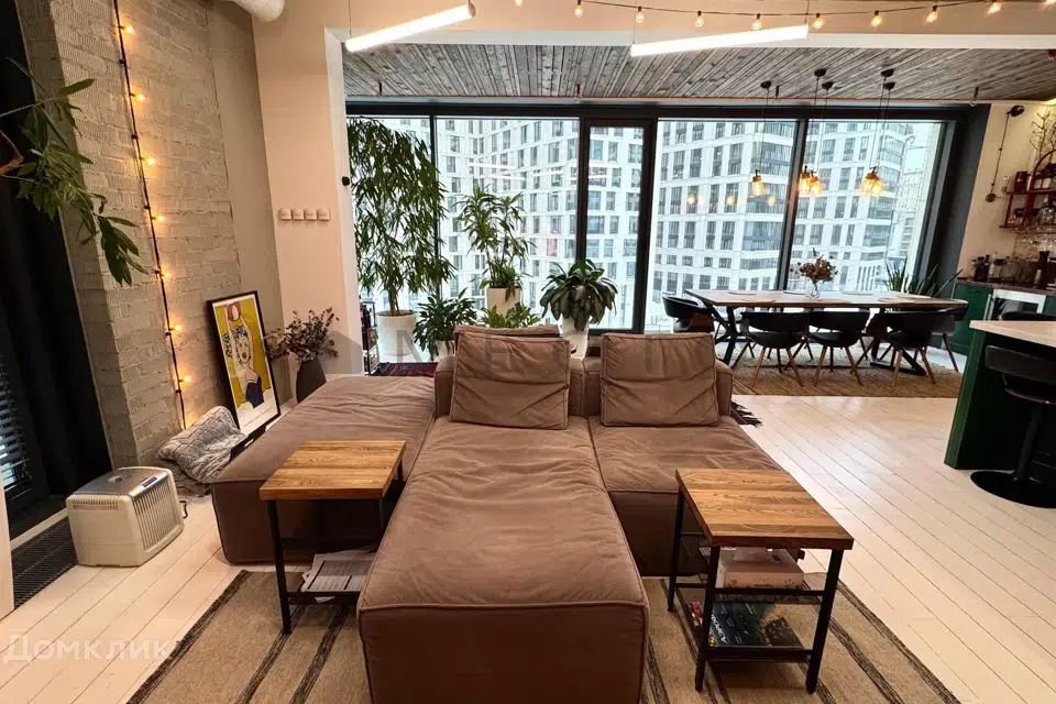 Продаётся 4-комнатная квартира, 150 м²