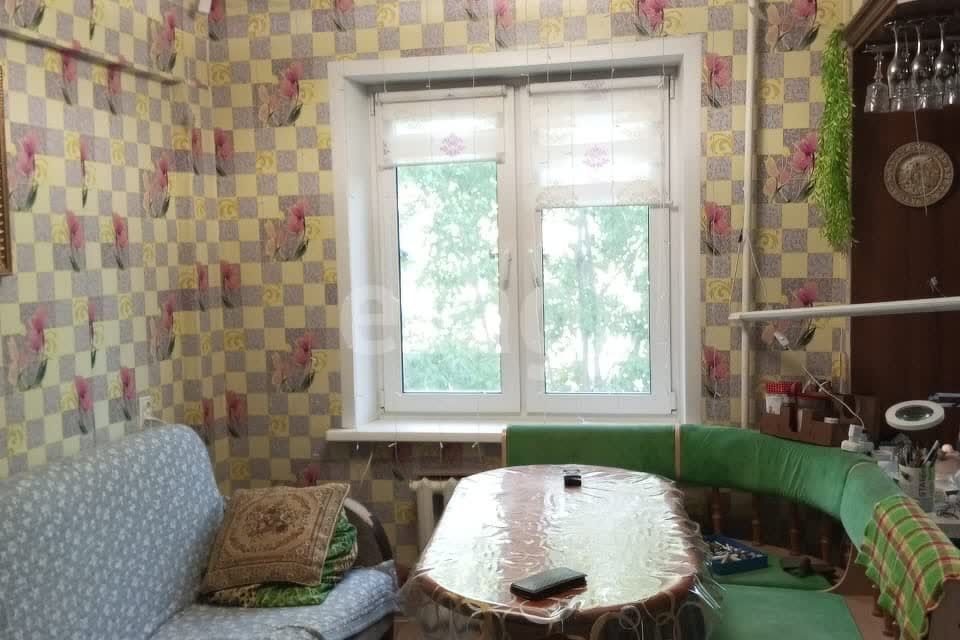 Продаётся 4-комнатная квартира, 60.1 м²