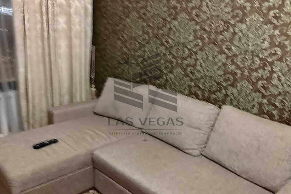 Сдаётся 3-комнатная квартира, 104 м²
