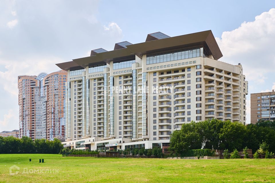 Продаётся 2-комнатная квартира, 121.9 м²