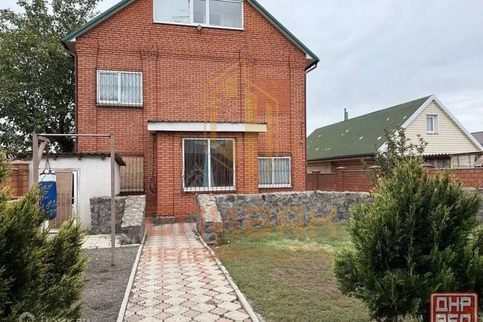 Продаётся 3-этажный дом, 212 м²