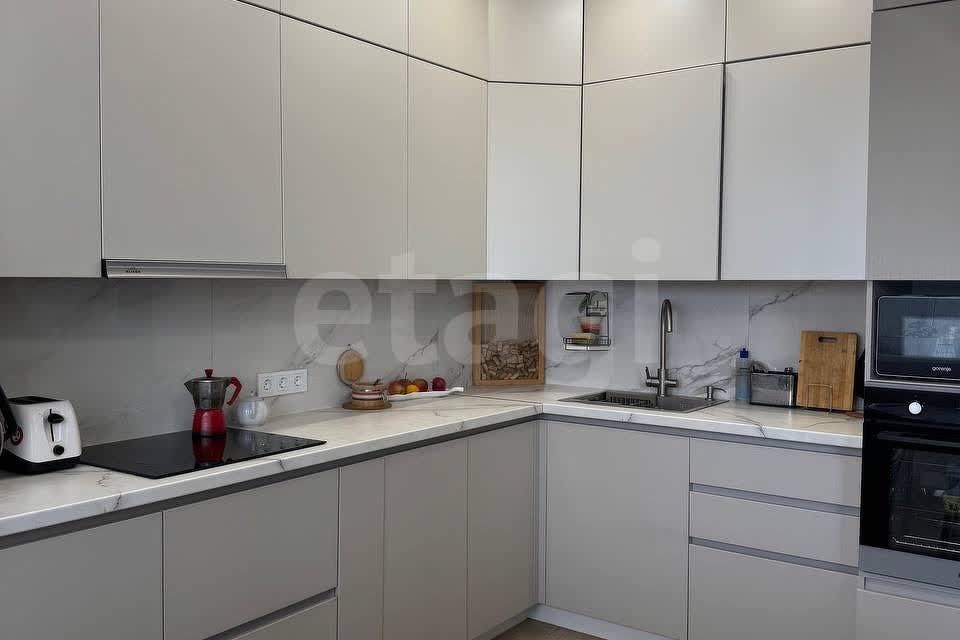 Продаётся 2-комнатная квартира, 75.6 м²