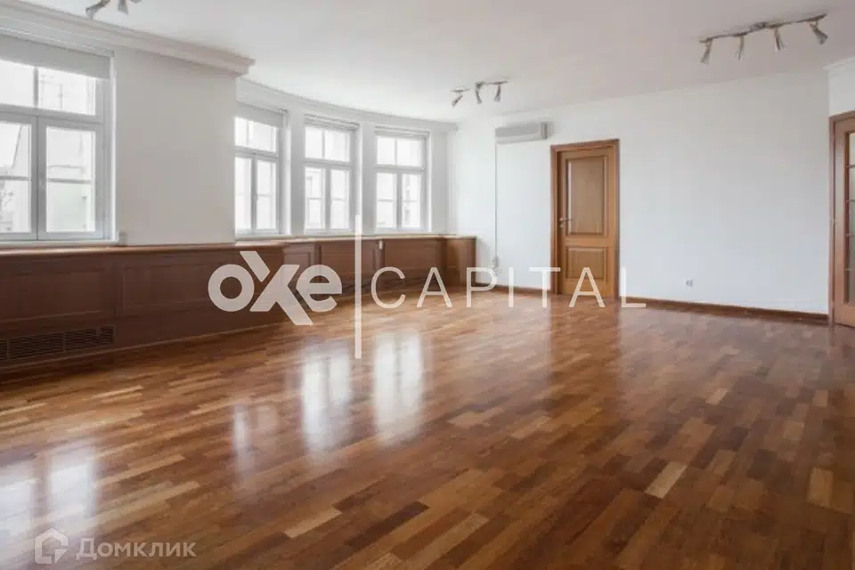 Продаётся 4-комнатная квартира, 130 м²