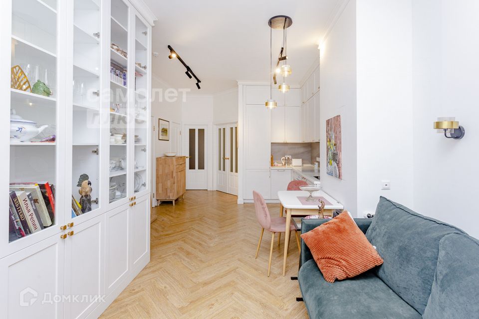 Продаётся 4-комнатная квартира, 65.4 м²
