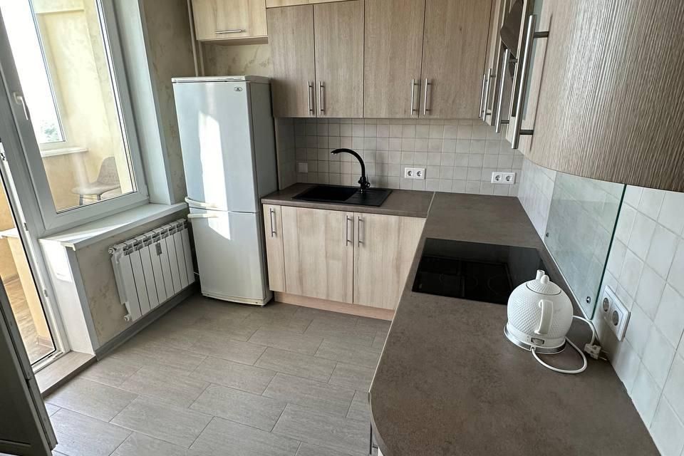 Сдаётся 1-комнатная квартира, 42 м²