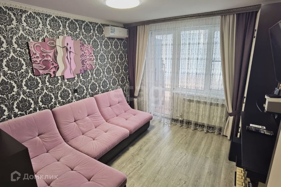 Продаётся 1-комнатная квартира, 58 м²