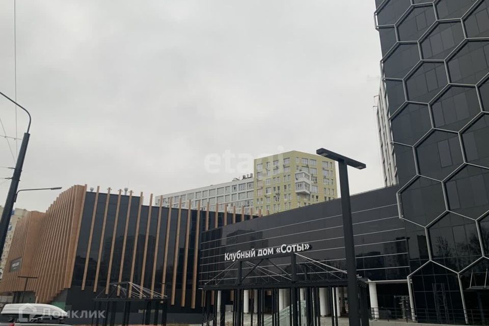 Продаётся 2-комнатная квартира, 72.8 м²