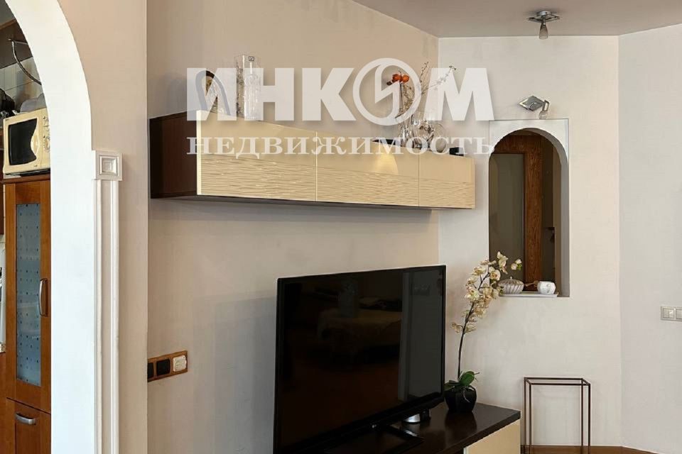 Продаётся 3-комнатная квартира, 105 м²