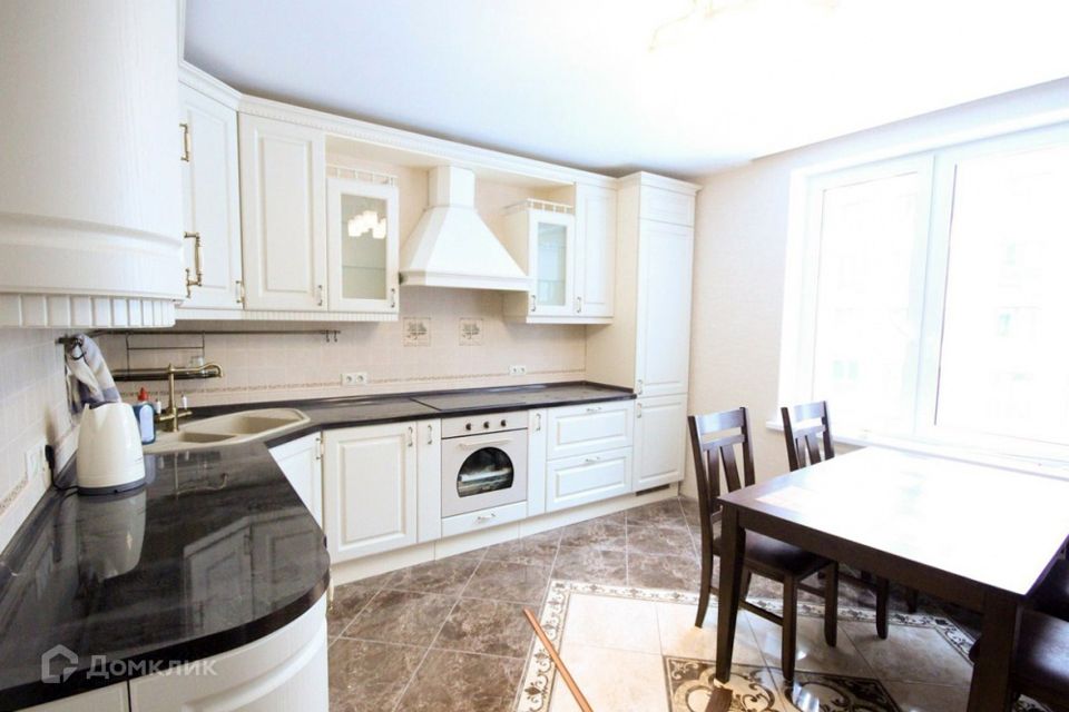 Сдаётся 2-комнатная квартира, 74 м²