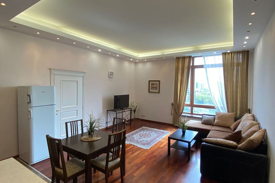 Сдаётся 2-комнатная квартира, 75 м²