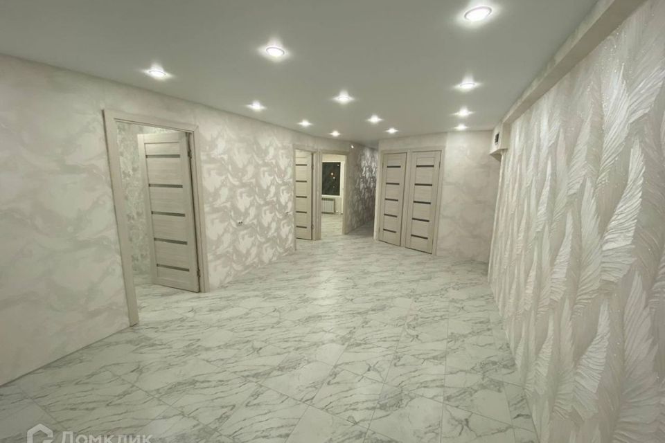 Продаётся 4-комнатная квартира, 60 м²