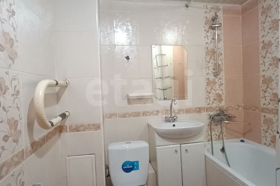 Продаётся 1-комнатная квартира, 38 м²