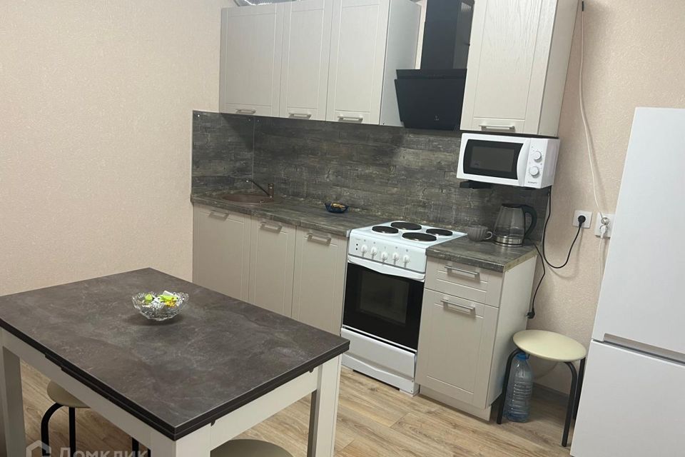 Сдаётся 1-комнатная квартира, 42 м²