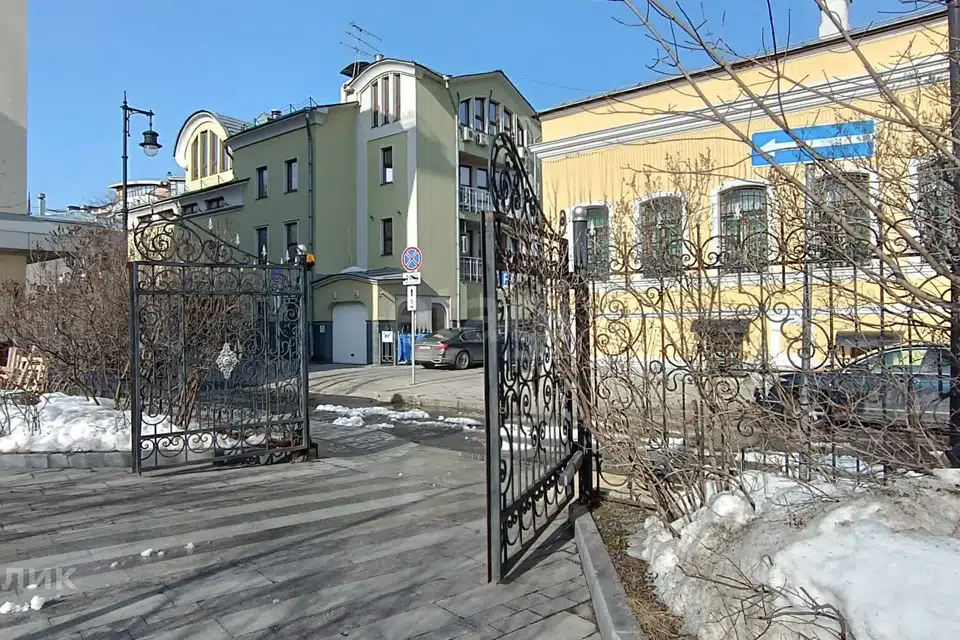 Продаётся 7-комнатная квартира, 237.1 м²